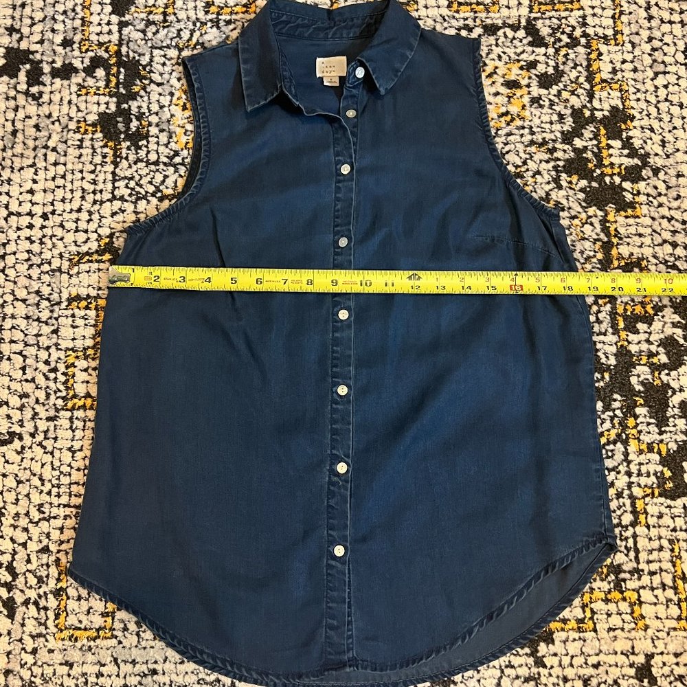 A New Day Women's Chambray Button Down Sleeveless Collared Shirt - Size S